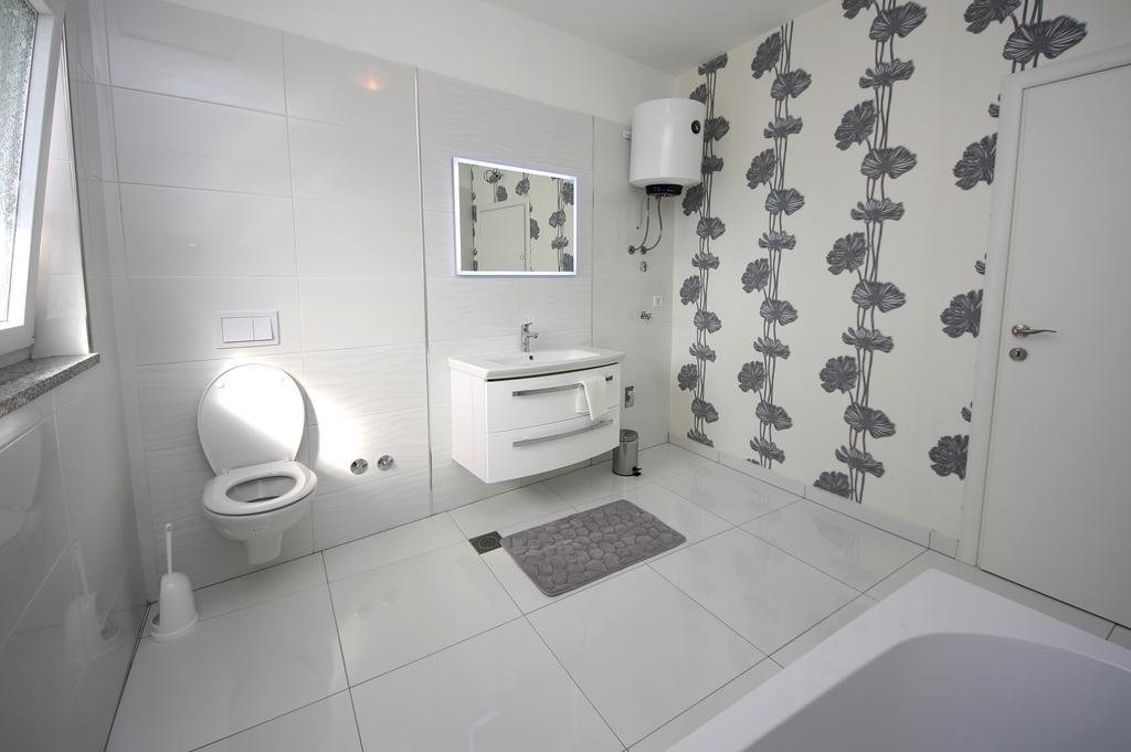 Apartment Mare Vodice Esterno foto