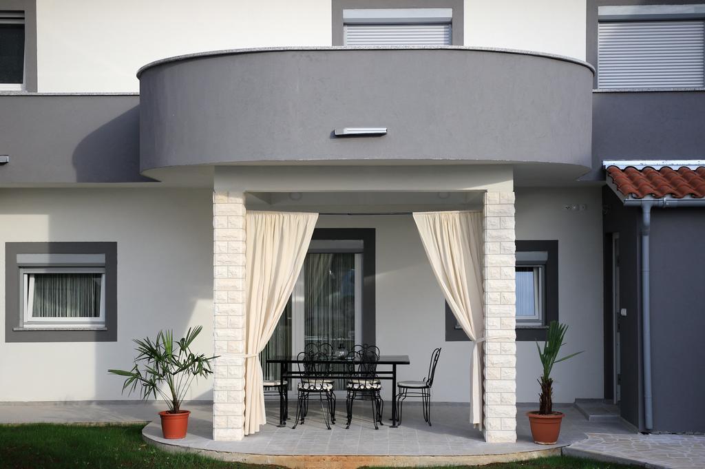 Apartment Mare Vodice Esterno foto