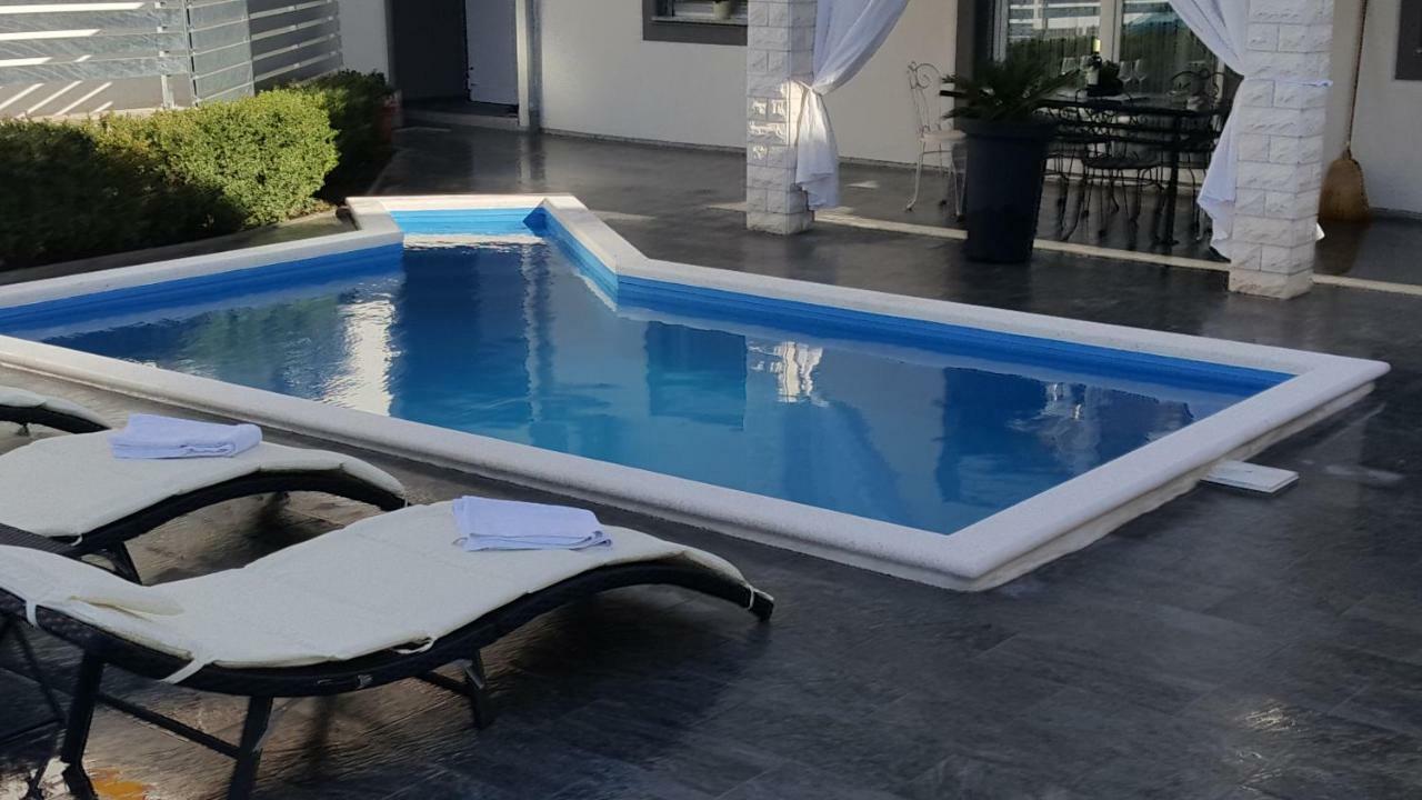 Apartment Mare Vodice Esterno foto